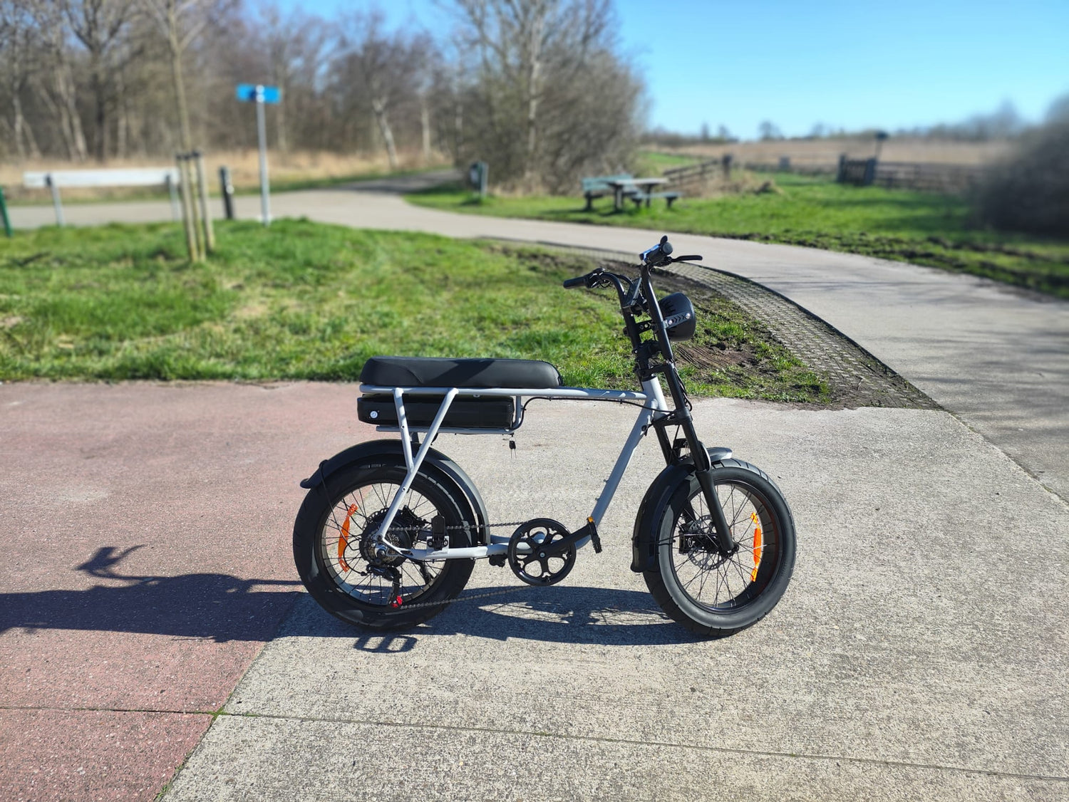 Het verschil tussen een gewone fatbike en een elektrische fatbike